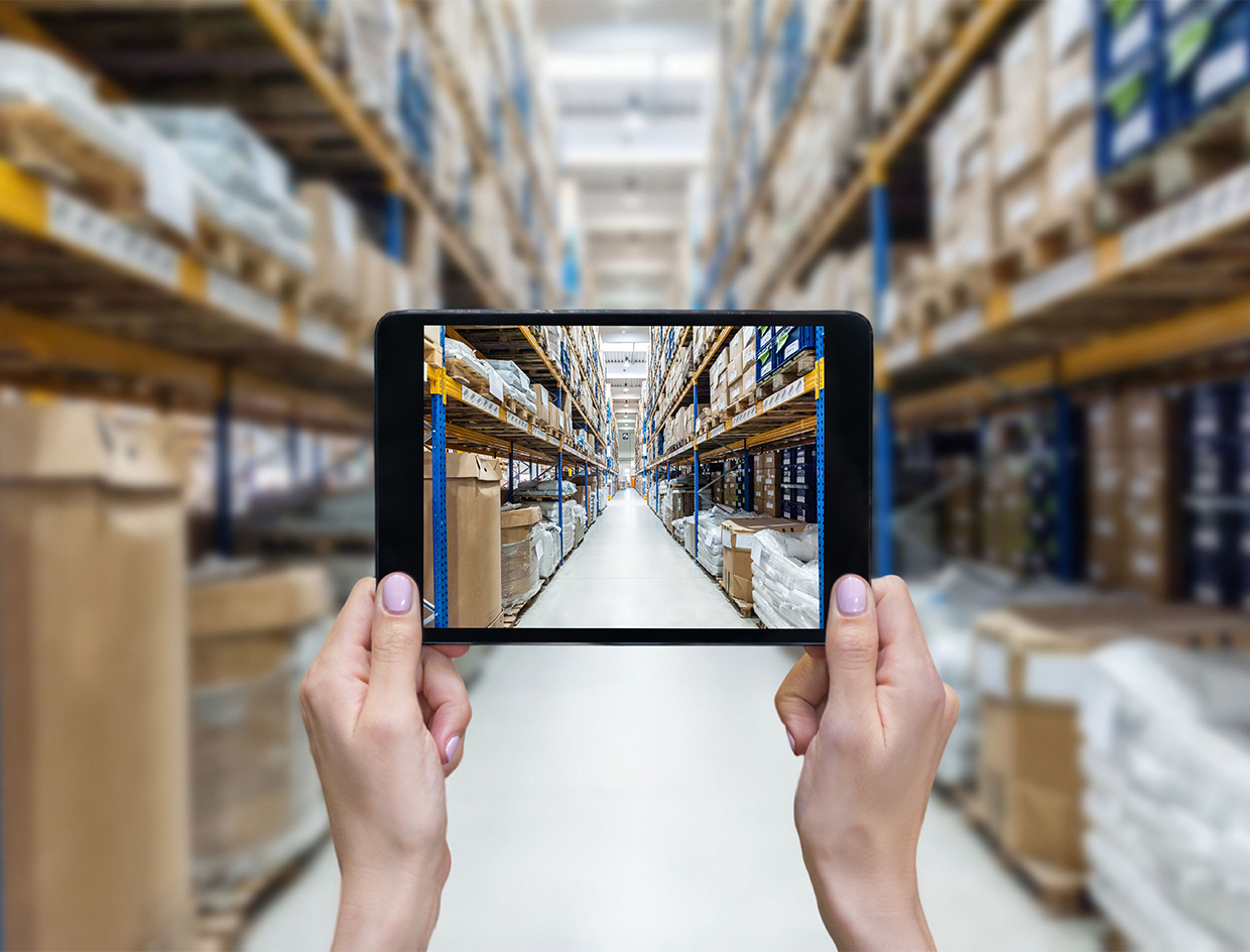 Warehouse-Transportation-Online-Distribution-Smart-Phone_News